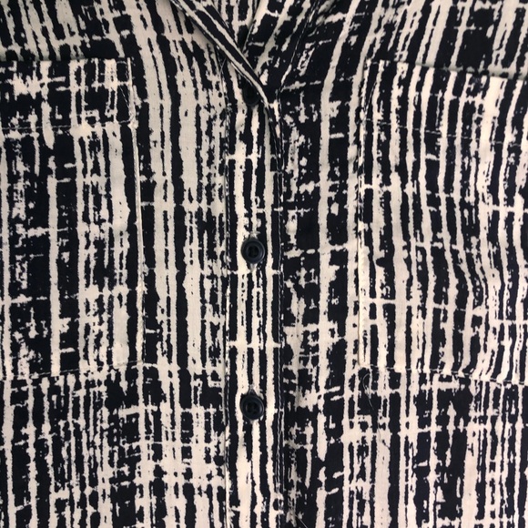 Button down top - Picture 4 of 6